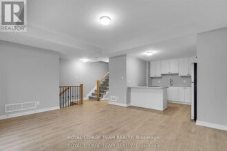 1004 Parnian Private in Ottawa, ON - Building Photo - Building Photo