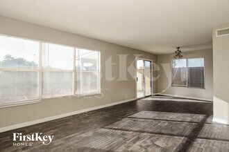 23452 N 40th Ln in Glendale, AZ - Foto de edificio - Building Photo