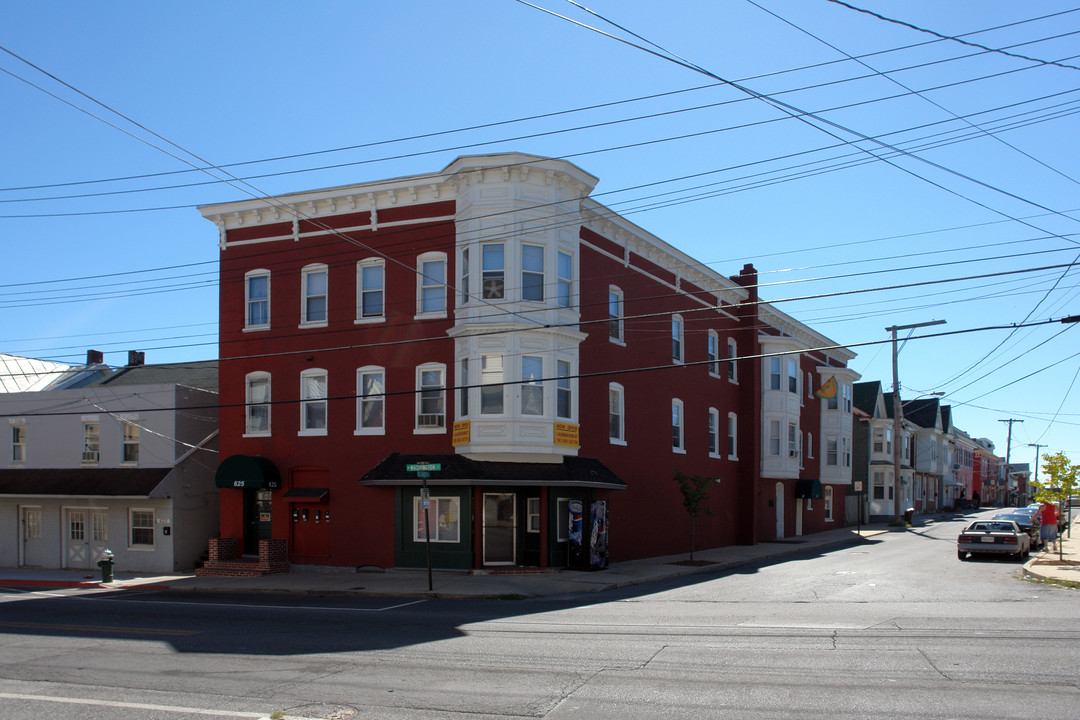 625 W Washington St in Hagerstown, MD - Building Photo