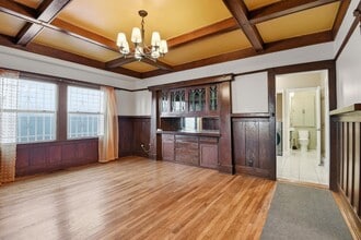 1610 W 36th Pl in Los Angeles, CA - Building Photo - Building Photo