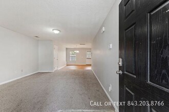 8731 Hayden Glenn Dr in North Charleston, SC - Building Photo - Building Photo