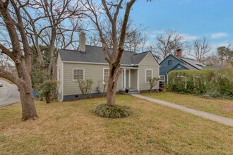624 Stokeswood Ave SE in Atlanta, GA - Foto de edificio - Building Photo