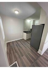 576 High St NE, Unit 1 in Canal Fulton, OH - Building Photo - Building Photo