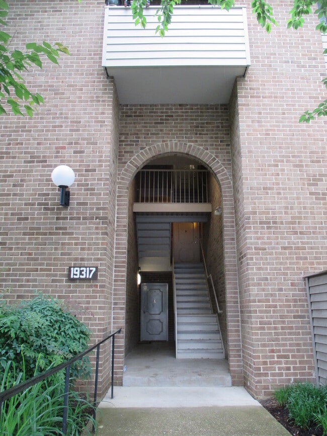 property at 19317 Club House Rd