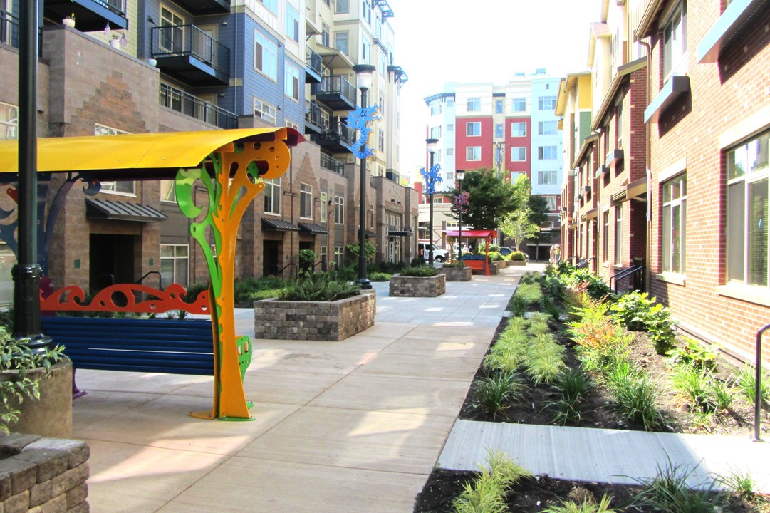 Columbia Gardens at Rainier Court in Seattle, WA - Building Photo