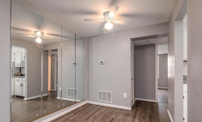 708 S Arlington Mill Dr, Unit 204 in Arlington, VA - Building Photo - Building Photo