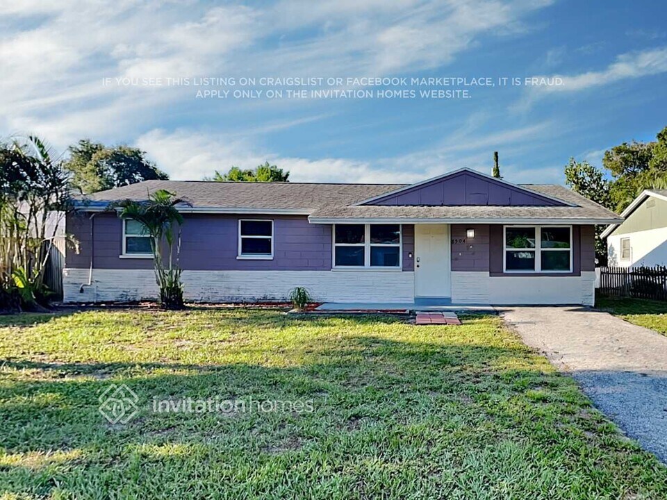 8504 Rose Terrace in Seminole, FL - Building Photo