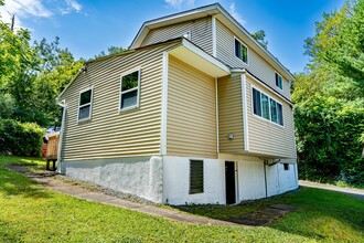 12 Arbor Trail in Monroe, NY - Foto de edificio - Building Photo