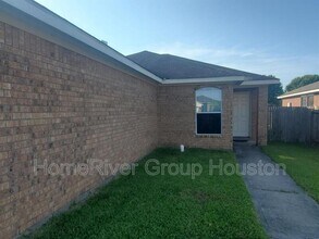 14927 Diamond Way in Baytown, TX - Foto de edificio - Building Photo