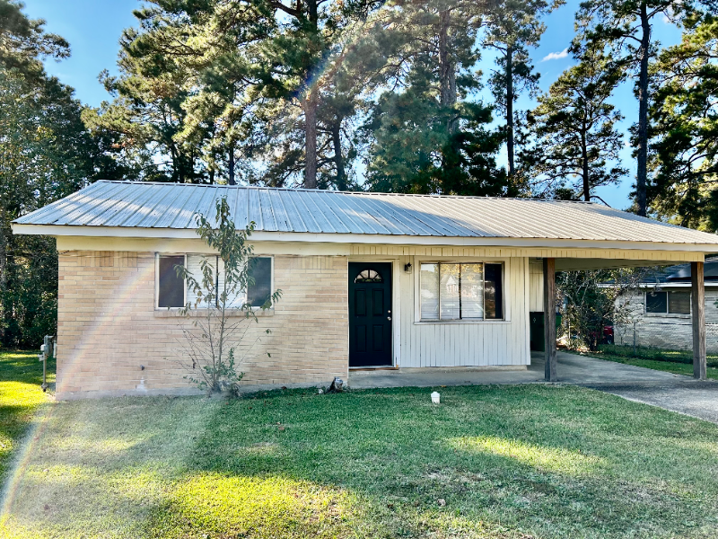 403 Ivy St in New Llano, LA - Building Photo