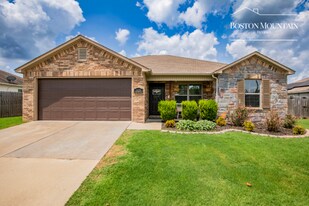 1121 Apollo Dr in Fayetteville, AR - Building Photo