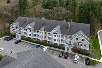 Heritage Green Condominiums in North Andover, MA - Foto de edificio - Building Photo