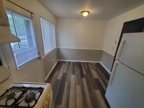 5906 Christie Ave SE, Unit 5910 in Kentwood, MI - Foto de edificio - Building Photo