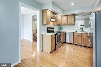 8038 Brightfield Rd in Ellicott City, MD - Building Photo - Building Photo