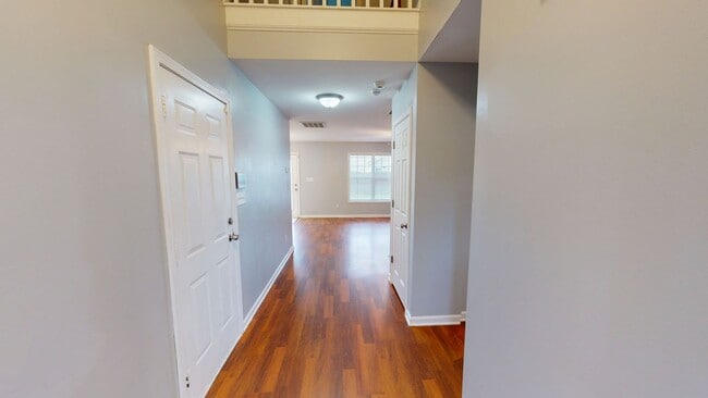 2104 St Nicholas Dr in Hope Mills, NC - Foto de edificio - Building Photo