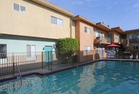 Building Photo - Casa Vieja at 4540 Hazeltine Apartments in Los Angeles, California