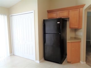 8115 Canterbury Lake Blvd in Tampa, FL - Building Photo - Building Photo