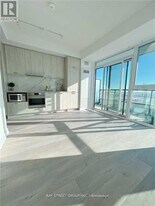 10 Honeycrisp Cres in Vaughan, ON - Building Photo