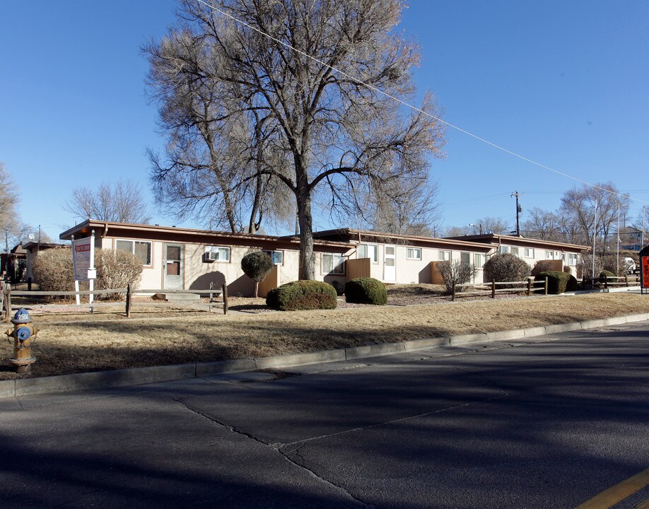 Coleman Court in Colorado Springs, CO - Building Photo