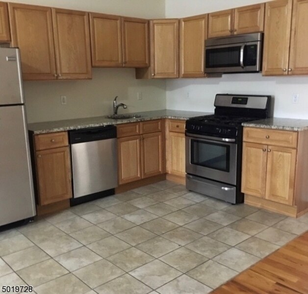 552 Joyce St-Unit -108 in Orange, NJ - Building Photo - Building Photo