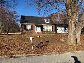 80 Rudolph Rd in Brownsville, TN - Building Photo