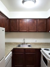 Sunset Plaza Apartments in Grand Blanc, MI - Building Photo - Building Photo