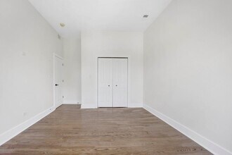 4927 S Prairie Ave in Chicago, IL - Foto de edificio - Building Photo