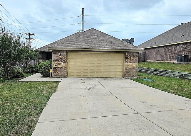 101 Hummingbird Dr in Weatherford, TX - Building Photo - Building Photo