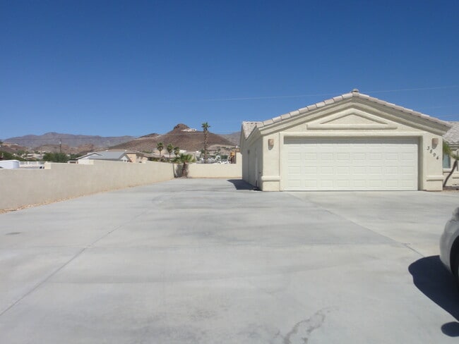 3894 Bluegrass Ct in Lake Havasu City, AZ - Building Photo - Building Photo