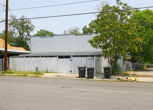 3430 S Flores St in San Antonio, TX - Building Photo - Building Photo