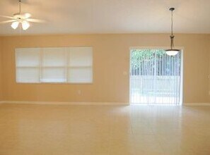 7132 Waxwing Dr in New Port Richey, FL - Building Photo - Building Photo