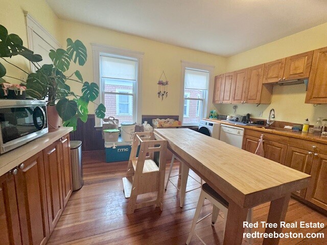 66 Williams St, Unit 3 in Boston, MA - Building Photo