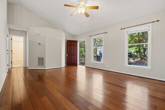 106 Laura May Ln in Chapel Hill, NC - Building Photo - Building Photo