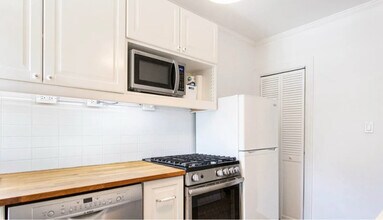 6507 Exeter St in Queens, NY - Building Photo - Building Photo