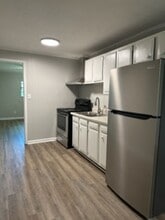 Century Square Apartments in Bristol, TN - Building Photo - Interior Photo