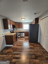1211 Lake Dr in Jonesboro, GA - Building Photo - Building Photo