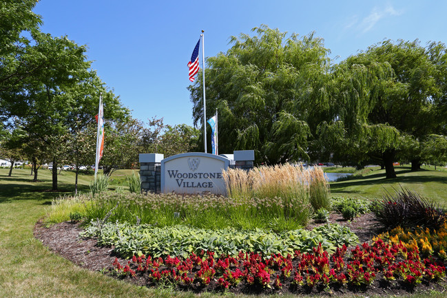 Woodstone Village Apartments in Zion, IL - Building Photo - Building Photo