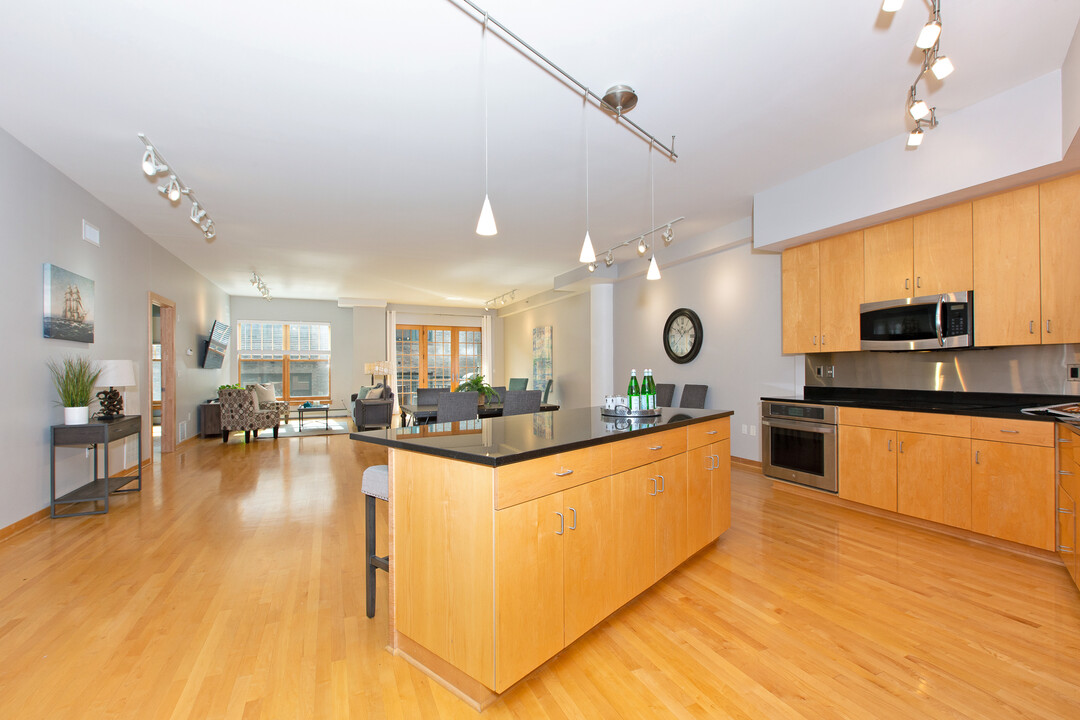 408 N 1st St in Minneapolis, MN - Building Photo