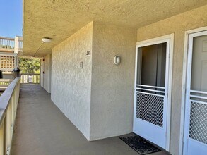 396 E Surfside Dr in Port Hueneme, CA - Building Photo - Building Photo