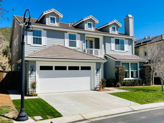 1574 Glencrest Dr in San Marcos, CA - Building Photo