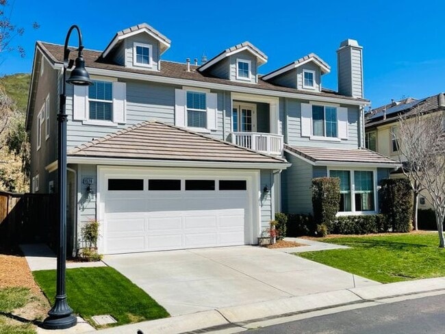 property at 1574 Glencrest Dr