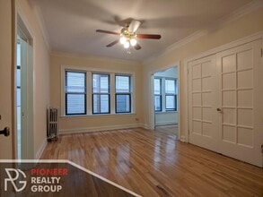 4647 N Paulina St, Unit #4641-203 in Chicago, IL - Foto de edificio - Building Photo