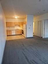 486 Nashua St, Unit 110 in Milford, NH - Building Photo - Building Photo