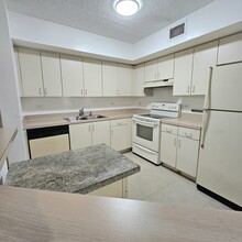 3600 N 56th Ave, Unit 105 in Hollywood, FL - Building Photo - Building Photo