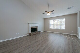 378 Summer Hill Cir in Stockbridge, GA - Foto de edificio - Building Photo