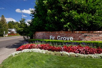 Fir Grove in Beaverton, OR - Foto de edificio - Building Photo