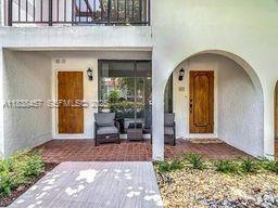 350 Grapetree Dr in Key Biscayne, FL - Building Photo