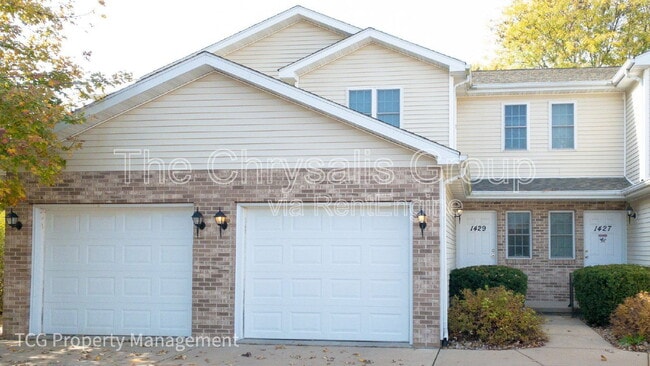1429 Adams St in Ottawa, IL - Building Photo - Building Photo
