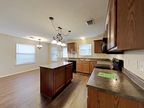 8902 Olmstead Park in Converse, TX - Building Photo - Building Photo
