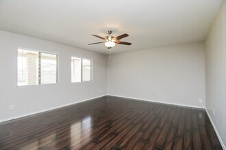 1935 E Renegade Trail in San Tan Valley, AZ - Foto de edificio - Building Photo